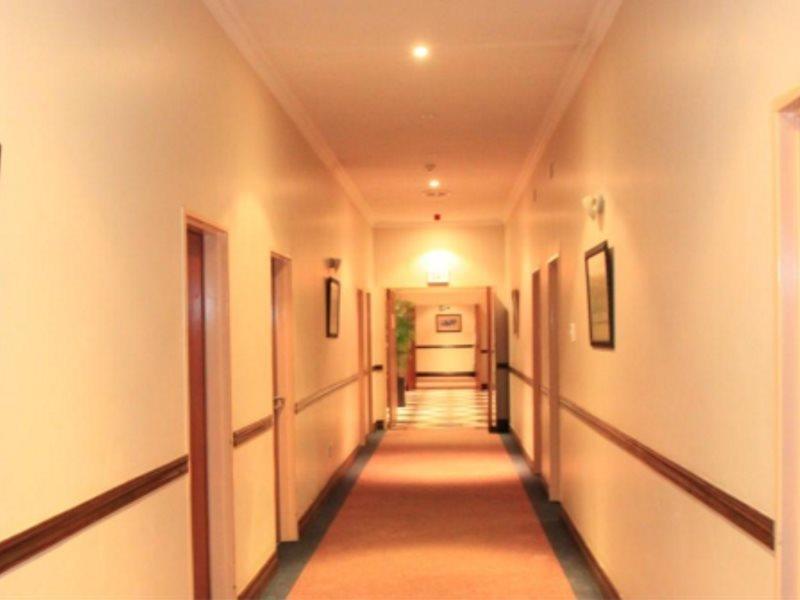 The Tums George Hotel Manzini Extérieur photo