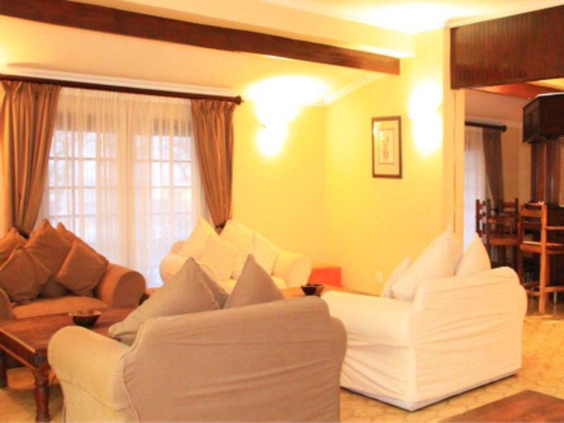 The Tums George Hotel Manzini Extérieur photo